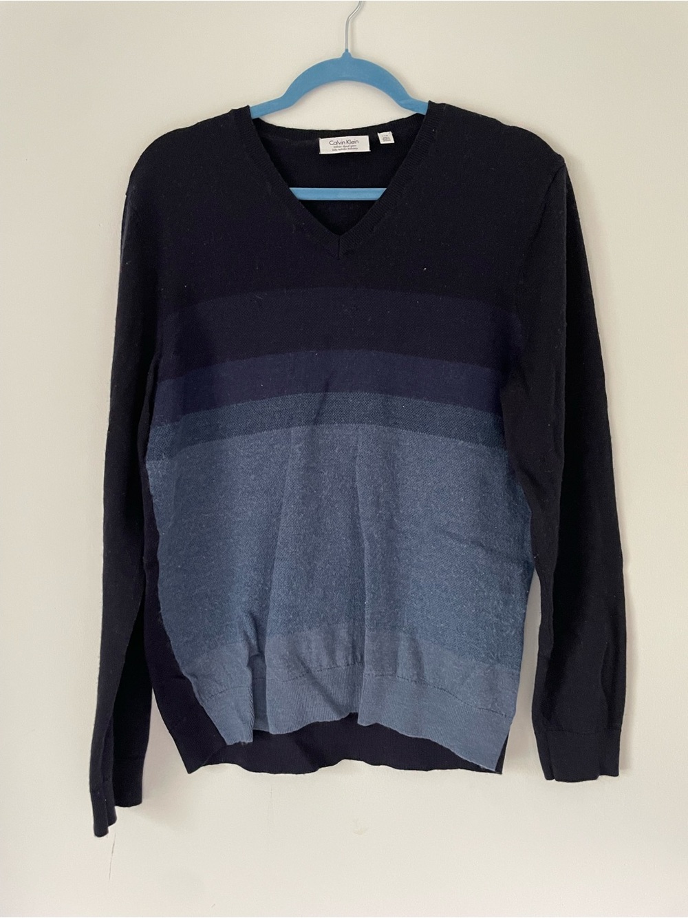 Calvin Klein Men's L Merino Wool Blend Blue Ombre Striped V-Neck Sweater